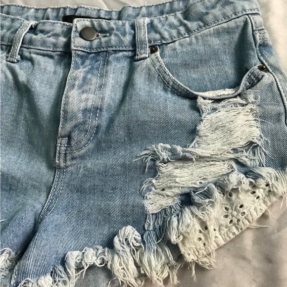 Shorts - Picture 2 of 4